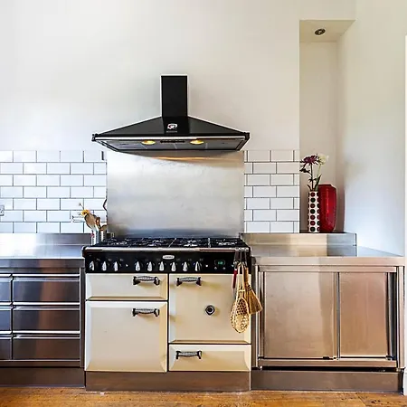 Retro Charm And Modern Comforts Londres Extérieur photo