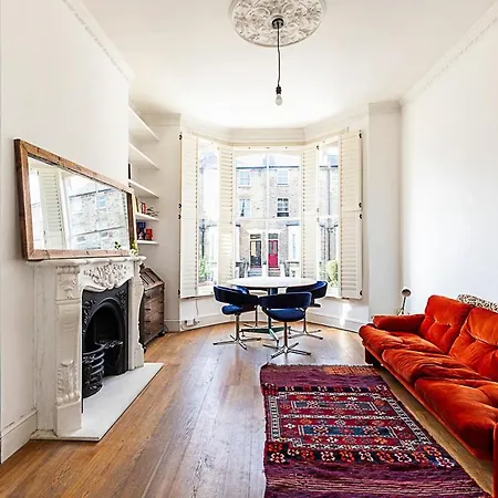 Retro Charm And Modern Comforts Londres Extérieur photo
