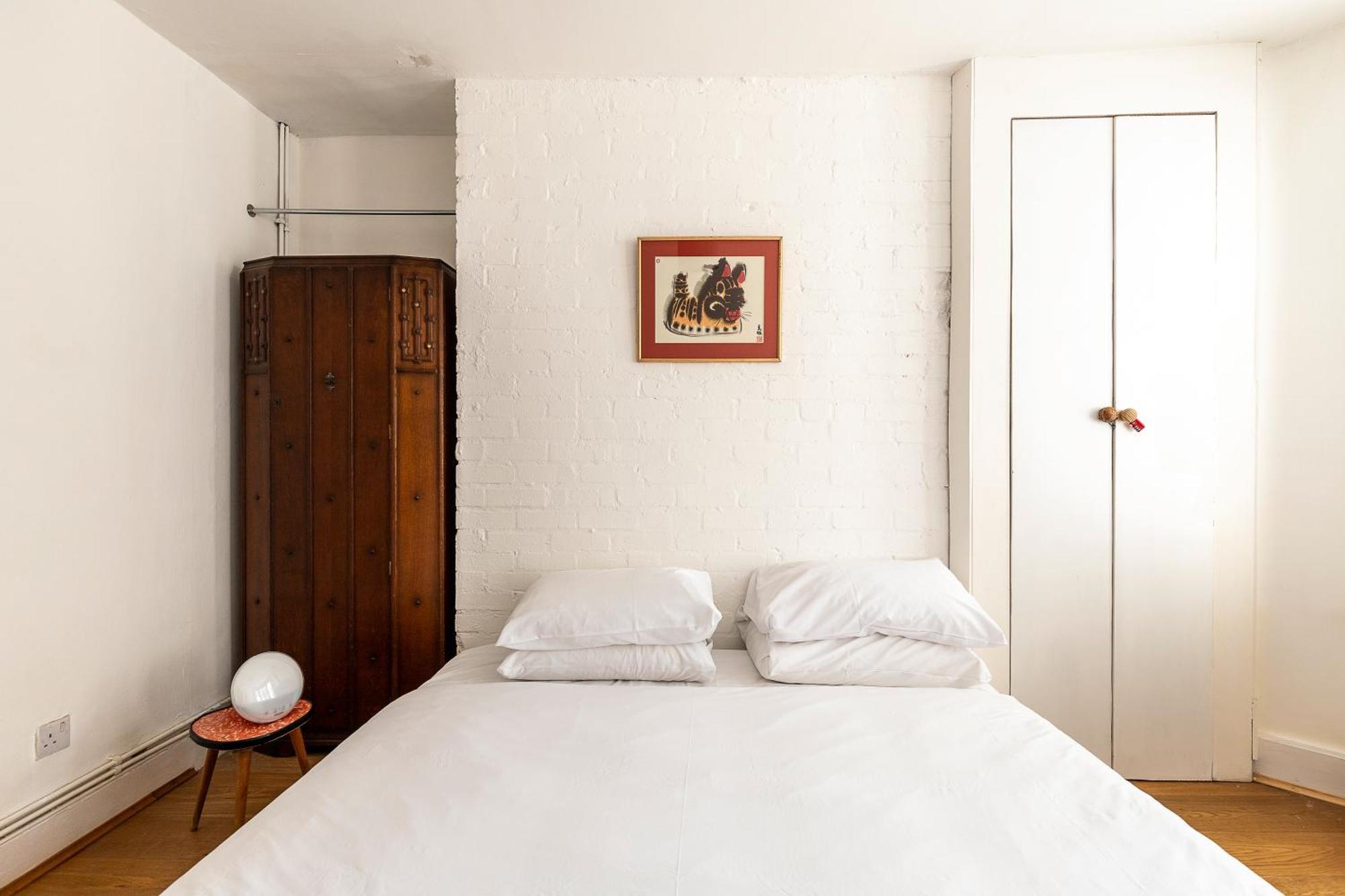 Retro Charm And Modern Comforts Apartment London