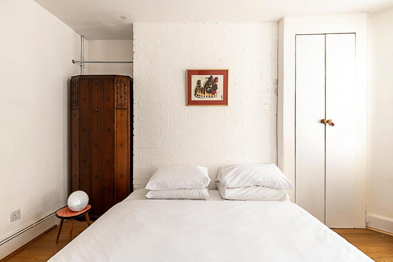 Apartment Retro Charm And Modern Comforts