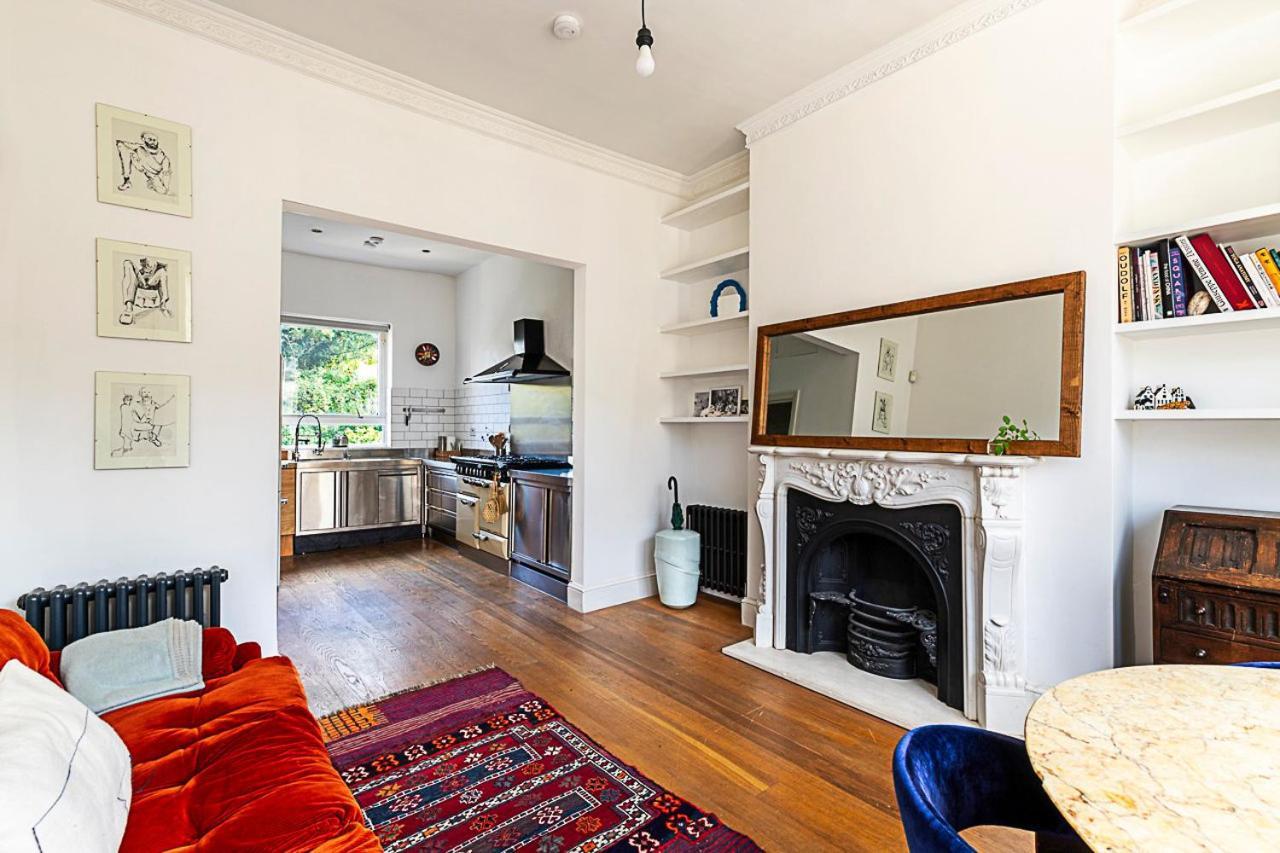 Apartment Retro Charm And Modern Comforts