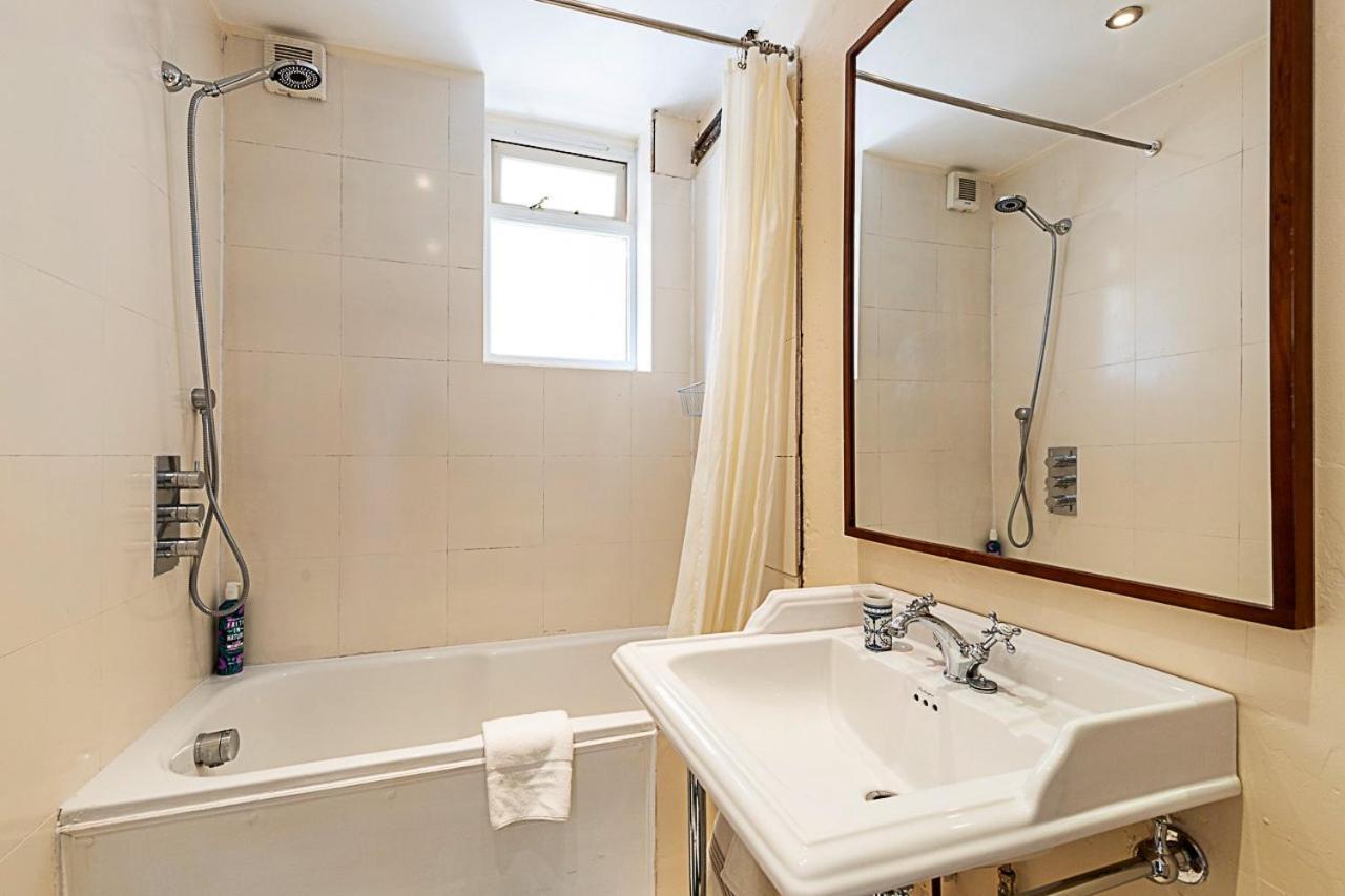 Retro Charm And Modern Comforts * London